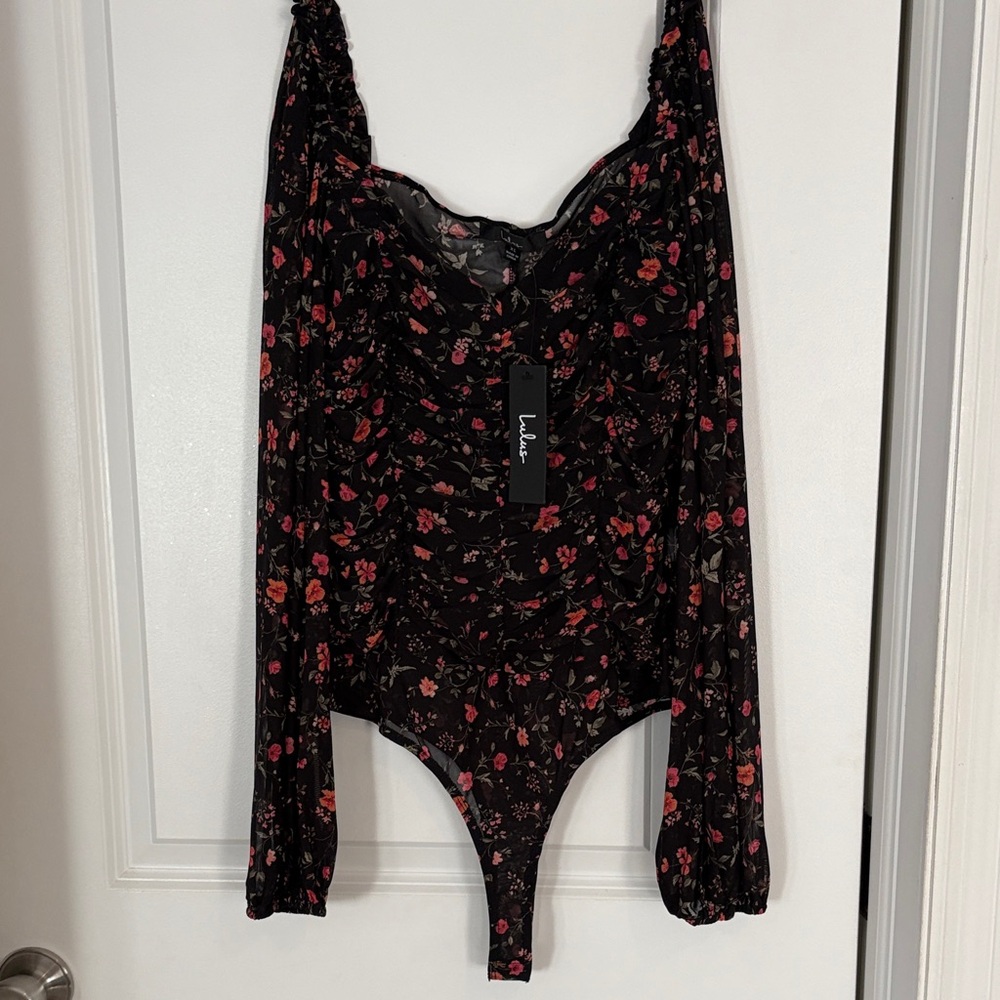 NWT Lulu's Black Floral Bodysuit Size XL
